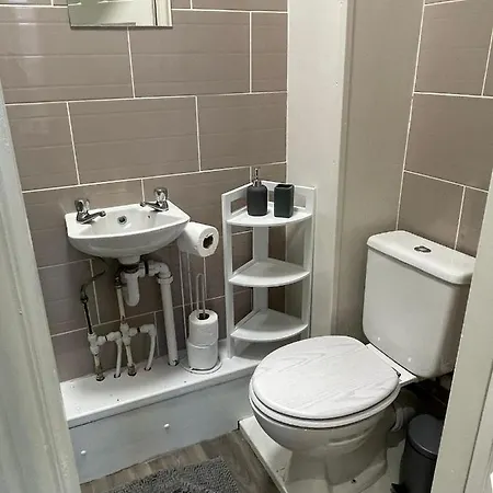 Deluxe Centrally Located Studio Apt In Manchester Exterior photo
