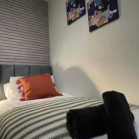 Deluxe Centrally Located Studio Apt In Manchester Exterior photo
