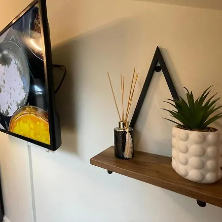 Deluxe Centrally Located Studio Apt In Manchester Exterior photo