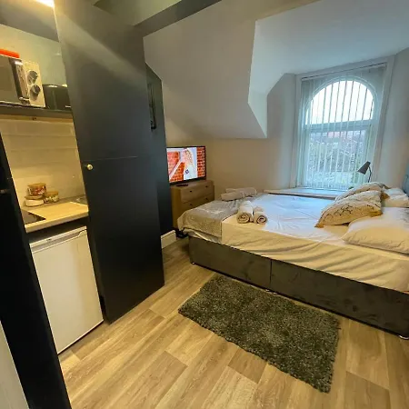 Deluxe Centrally Located Studio Apt In Manchester Exterior photo