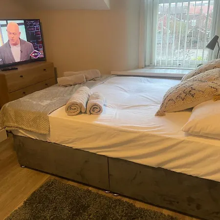 Deluxe Centrally Located Studio Apt In Manchester Exterior photo