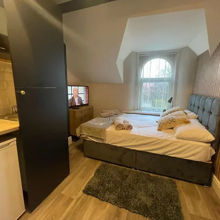 Deluxe Centrally Located Studio Apt In Manchester Exterior photo